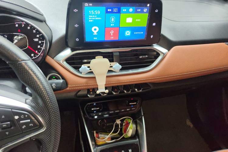 Used Baojun 510 2019 1.5L Automatic Premium Version National V Audio And AC Panel