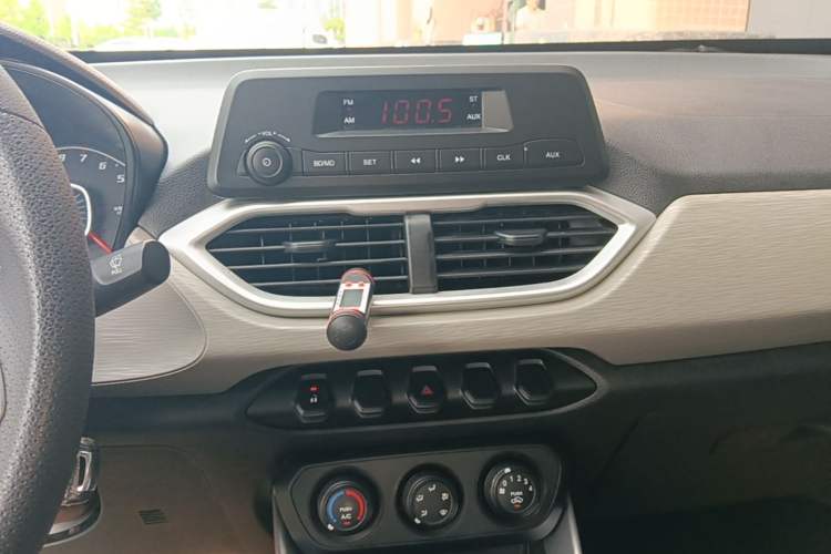 Used Baojun 510 2019 1.5L Manual Jingxiang Model 77kW China VI Emission Standard Audio And AC Panel