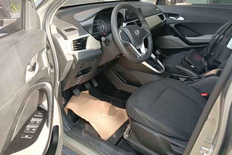 Used Baojun 510 2019 1.5L Manual Jingxiang Model 77kW China VI Emission Standard Driver Seat