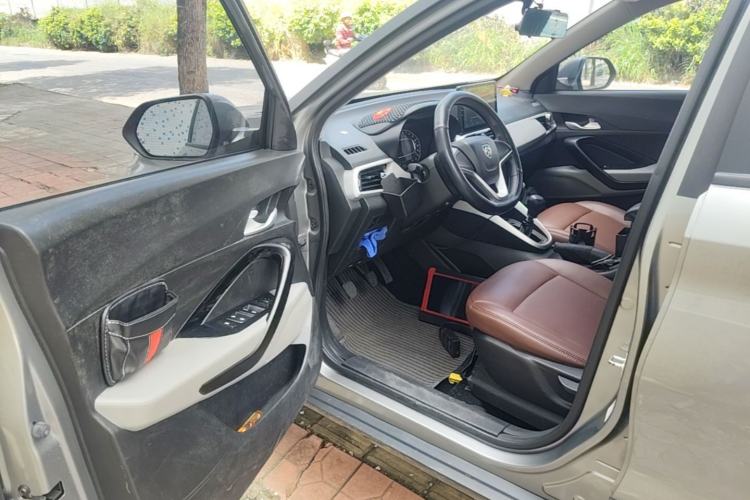 Used Baojun 510 2019 1.5L Manual Jingxiang Model 73kW China VI Emission Standard Driver Seat