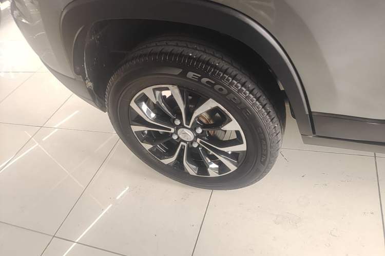 Used Baojun 510 2019 1.5L CVT Enjoyment Model China VI Emission Standard Exterior 5