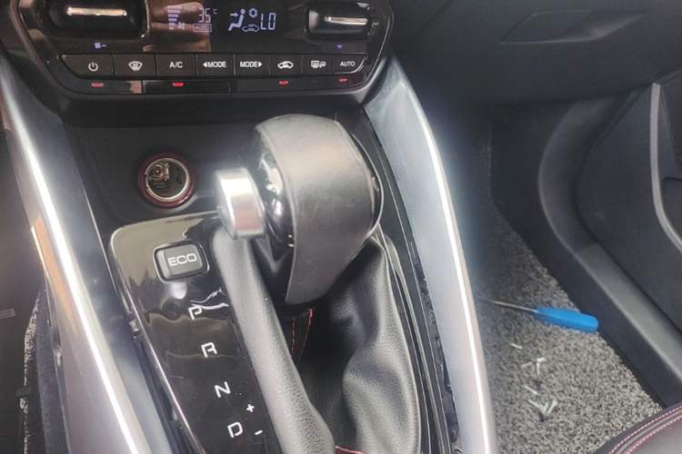 Used Baojun 510 2019 1.5L CVT Enjoyment Model China VI Emission Standard Gear Lever