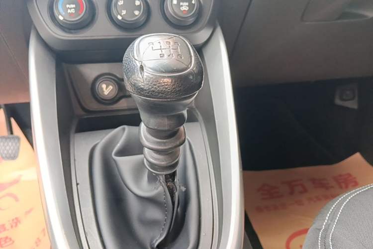 Used Baojun 510 2019 1.5L Manual Jingxiang Model 77kW China VI Emission Standard Gear Lever