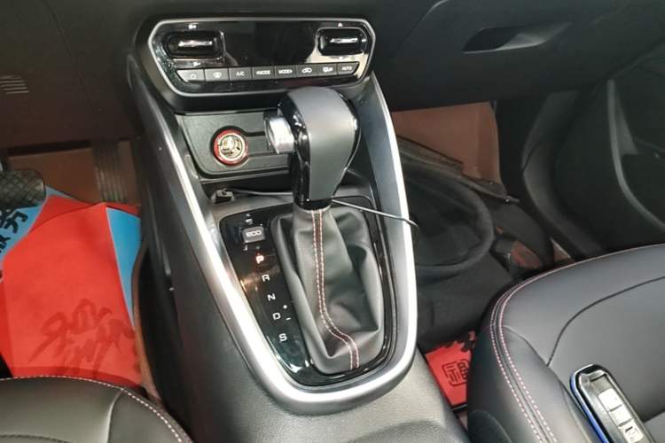 Used Baojun 510 2019 1.5L CVT Enjoyment Model China VI Emission Standard Gear Lever