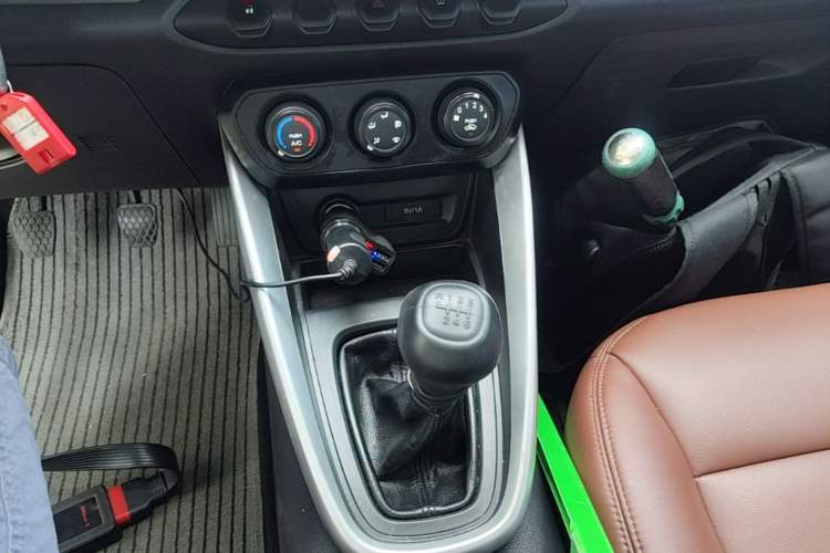 Used Baojun 510 2019 1.5L Manual Jingxiang Model 73kW China VI Emission Standard Gear Lever