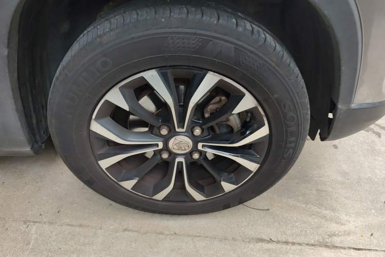 Used Baojun 510 2019 1.5L Automatic Premium Version National V Right Front Wheel Hub