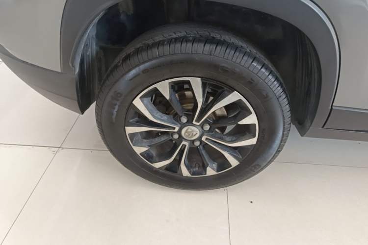 Used Baojun 510 2019 1.5L Automatic Premium Version National V Right Rear Wheel Hub