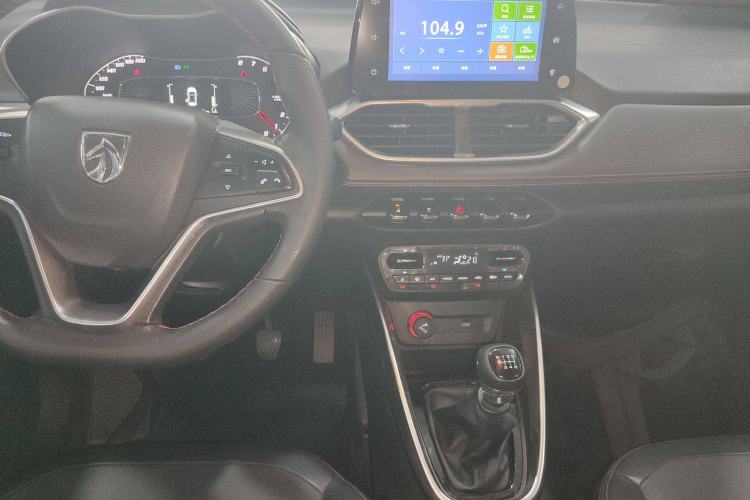 Used Baojun 510 2019 1.5L Manual Prestige Version China V Emission Standard Audio And AC Panel