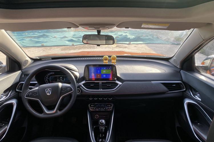 Used Baojun 510 2019 1.5L Manual Prestige Version China V Emission Standard Interior 3