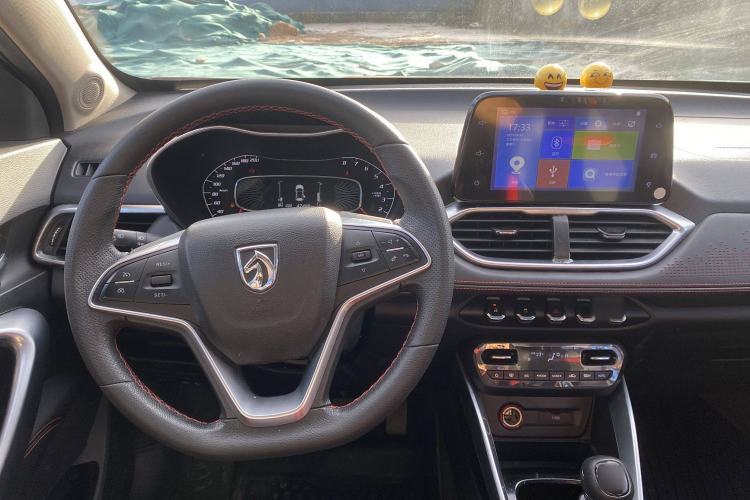Used Baojun 510 2019 1.5L Manual Prestige Version China V Emission Standard Interior 5