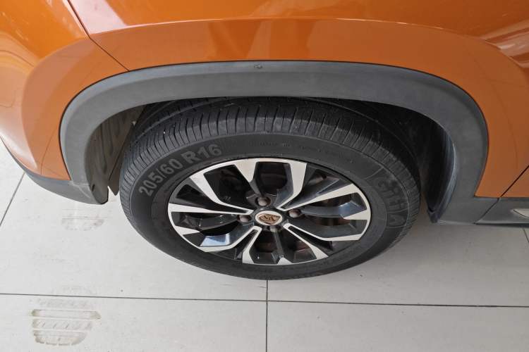 Used Baojun 510 2019 1.5L Automatic Premium Version National V Left Front Wheel Hub