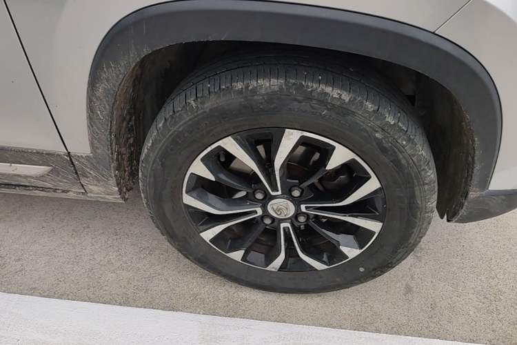 Used Baojun 510 2019 1.5L Automatic Prestige Edition China V Right Front Wheel Hub