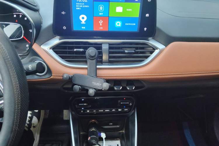 Used Baojun 510 2019 1.5L Manual Enjoyment Model China V Audio And AC Panel