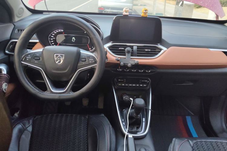 Used Baojun 510 2019 1.5L Manual Enjoyment Model China V Center Console