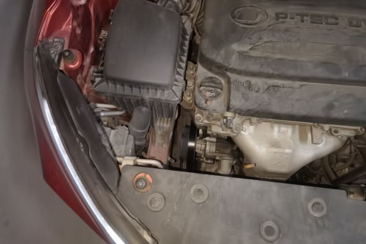 Used Baojun 510 2019 1.5L Automatic Prestige Edition China V Engine Bay Right