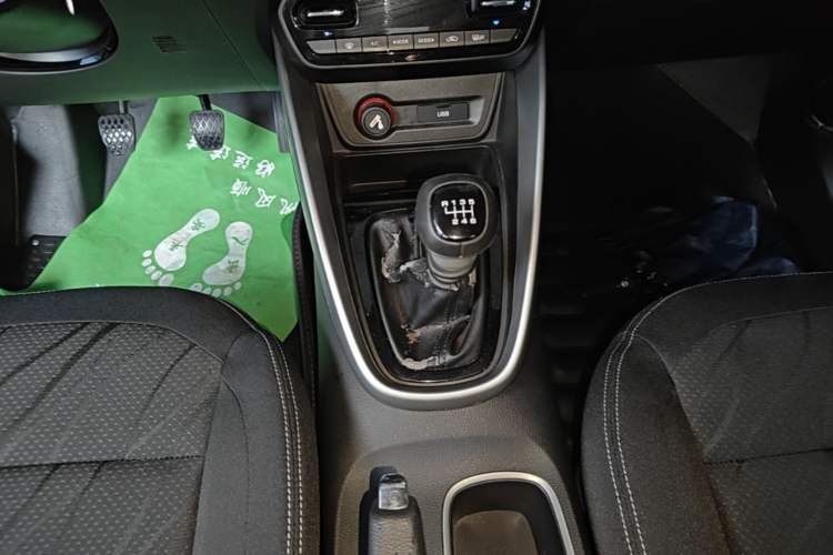 Used Baojun 510 2019 1.5L Manual Enjoyment Model China V Gear Lever