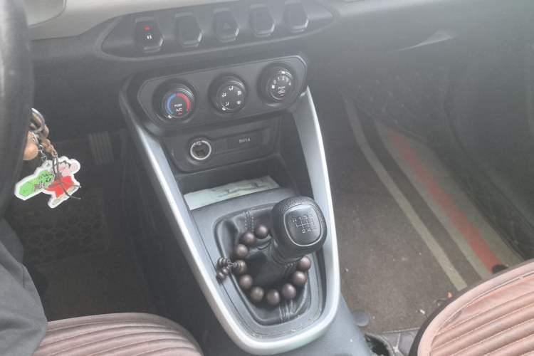 Used Baojun 510 2019 1.5L Manual Jingxiang Model China V Emission Standard Gear Lever