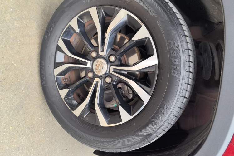 Used Baojun 510 2019 1.5L Automatic Premium Version National V Left Front Wheel Hub