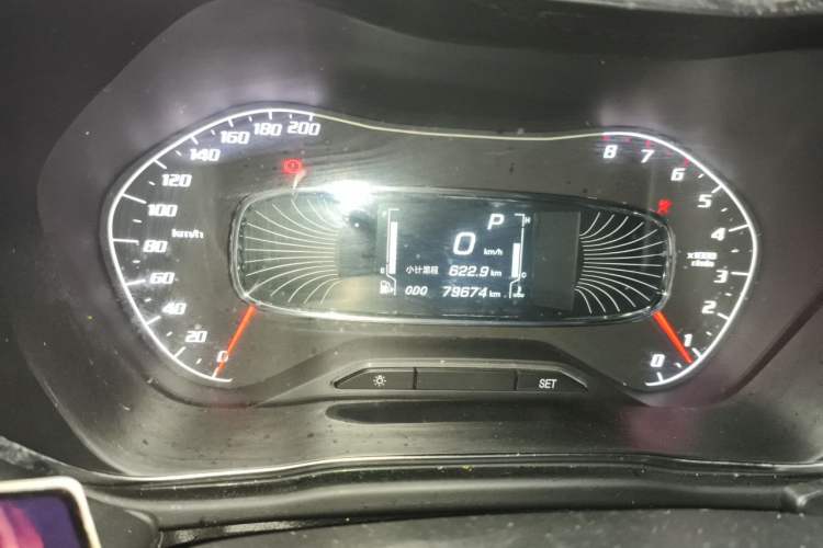 Used Baojun 510 2019 1.5L CVT Enjoyment Model China VI Emission Standard Odometer Close Up