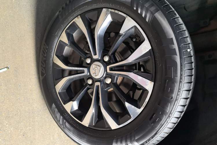 Used Baojun 510 2019 1.5L Automatic Premium Version National V Right Rear Wheel Hub