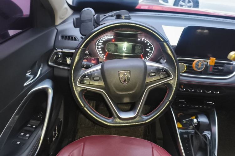 Used Baojun 510 2019 1.5L CVT Enjoyment Model China VI Emission Standard Steering Wheel
