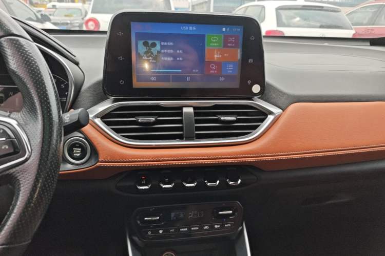 Used Baojun 510 2019 1.5L Automatic Premium Version National V Audio And AC Panel