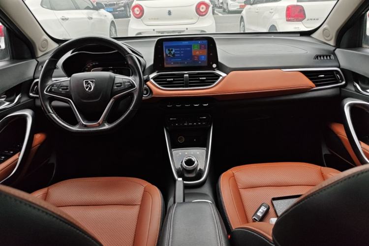 Used Baojun 510 2019 1.5L Automatic Premium Version National V Center Console
