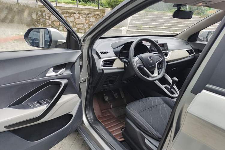 Used Baojun 510 2019 1.5L Manual Jingxiang Model 73kW China VI Emission Standard Driver Seat
