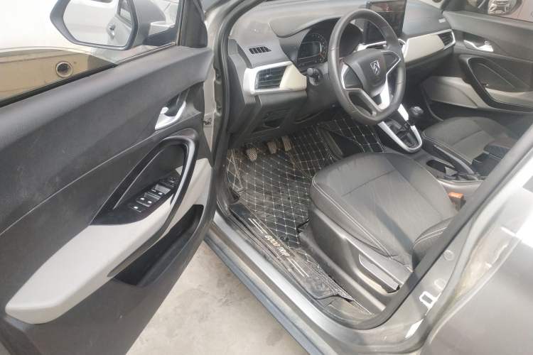 Used Baojun 510 2019 1.5L Manual Jingxiang Model 77kW China VI Emission Standard Driver Seat