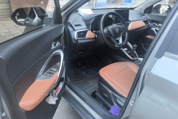 Used Baojun 510 2019 1.5L Manual Prestige Version China V Emission Standard Driver Seat