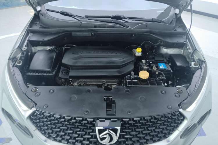 Used Baojun 510 2019 1.5L Automatic Enjoyment Model China V Emission Standard Engine Bay