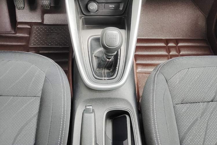 Used Baojun 510 2019 1.5L Manual Jingxiang Model 73kW China VI Emission Standard Gear Lever
