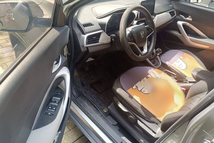 Used Baojun 510 2019 1.5L Manual Enjoyment Model 77kW China VI Emission Standard Interior 1