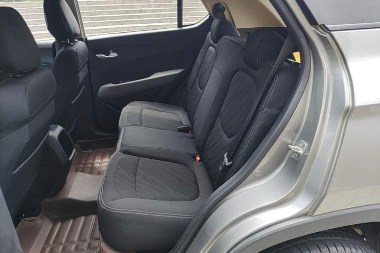 Used Baojun 510 2019 1.5L Manual Jingxiang Model 73kW China VI Emission Standard Left Rear Seat
