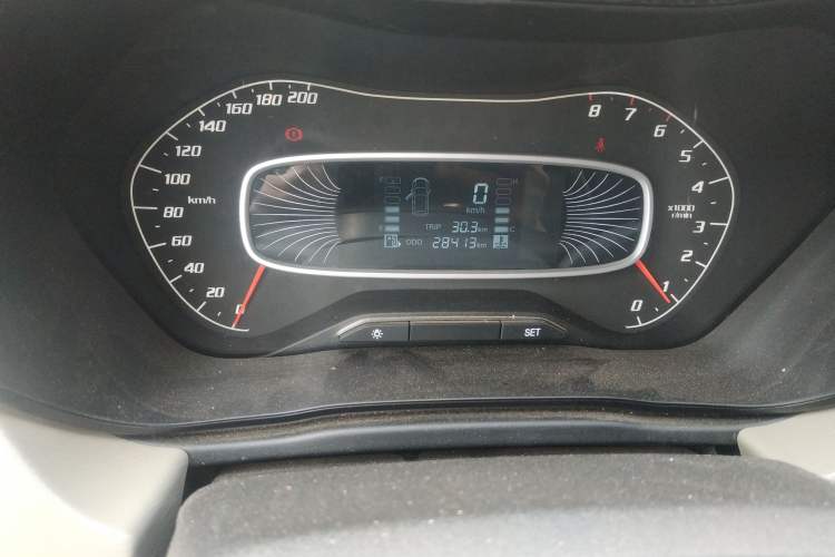 Used Baojun 510 2019 1.5L Manual Jingxiang Model 77kW China VI Emission Standard Odometer Close Up