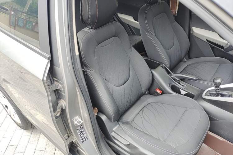Used Baojun 510 2019 1.5L Manual Jingxiang Model 73kW China VI Emission Standard Right Front Seat