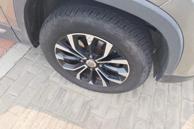 Used Baojun 510 2019 1.5L Automatic Prestige Edition China V Right Front Wheel Hub