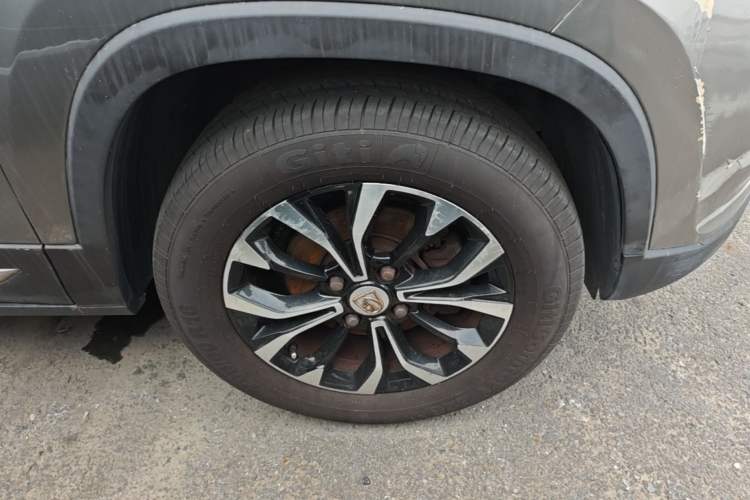 Used Baojun 510 2019 1.5L Automatic Premium Version National V Right Front Wheel Hub