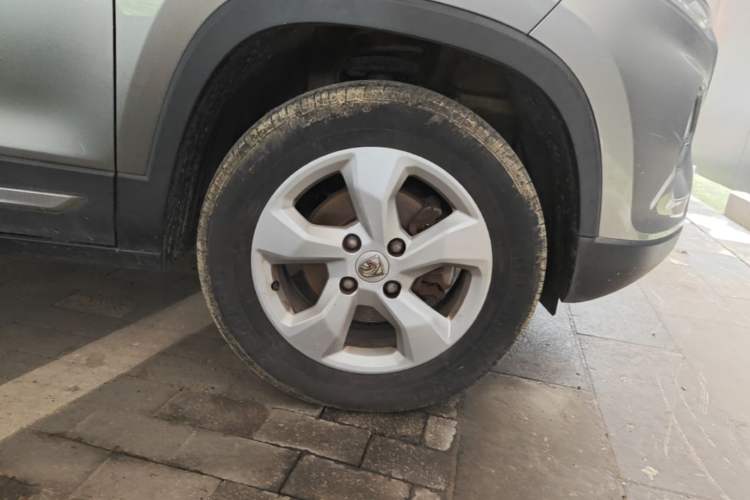 Used Baojun 510 2019 1.5L Automatic Premium Version National V Right Front Wheel Hub