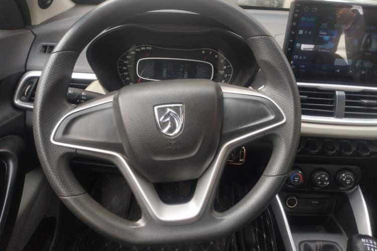 Used Baojun 510 2019 1.5L Manual Jingxiang Model 77kW China VI Emission Standard Steering Wheel