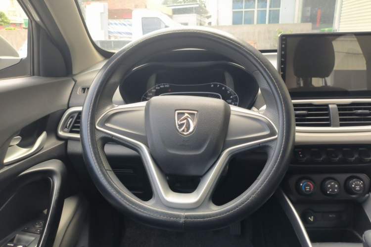 Used Baojun 510 2019 1.5L Manual Jingxiang Model 77kW China VI Emission Standard Steering Wheel