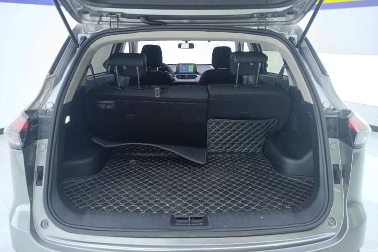 Used Baojun 510 2019 1.5L Automatic Enjoyment Model China V Emission Standard Trunk