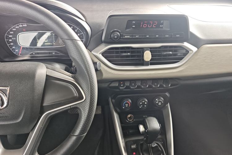 Used Baojun 510 2019 1.5L CVT Enjoyment Model China VI Emission Standard Audio And AC Panel