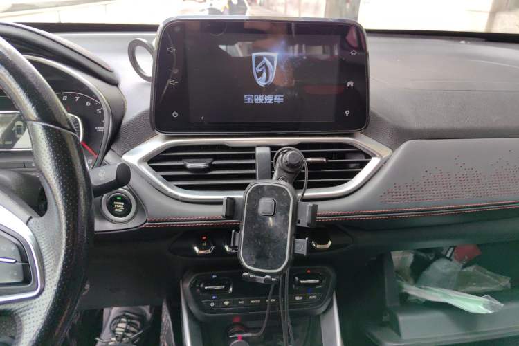 Used Baojun 510 2019 1.5L Manual Prestige Version China V Emission Standard Audio And AC Panel