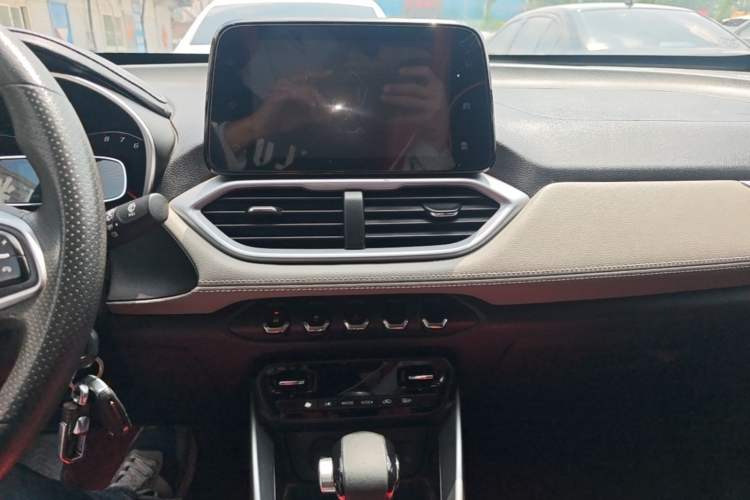 Used Baojun 510 2019 1.5L CVT Enjoyment Model China VI Emission Standard Audio And AC Panel
