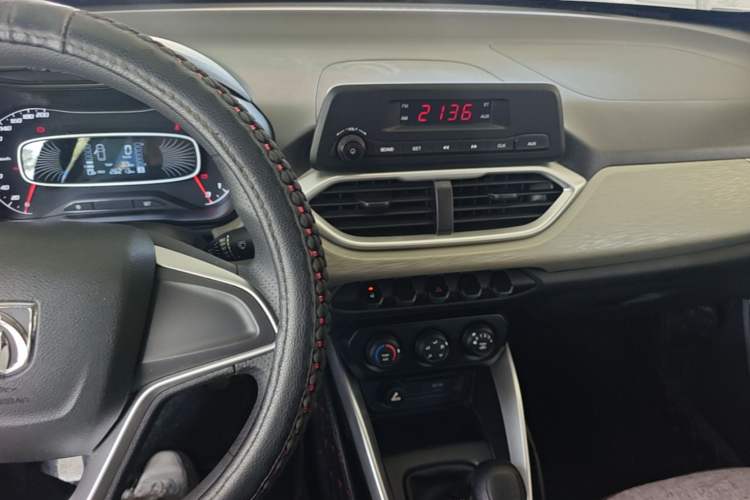 Used Baojun 510 2019 1.5L Manual Jingxiang Model 77kW China VI Emission Standard Audio And AC Panel