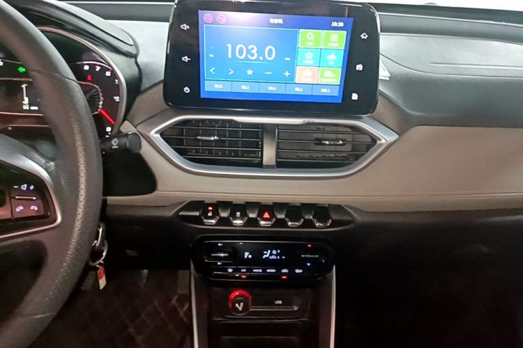 Used Baojun 510 2019 1.5L Manual Enjoyment Model 77kW China VI Emission Standard Audio And AC Panel