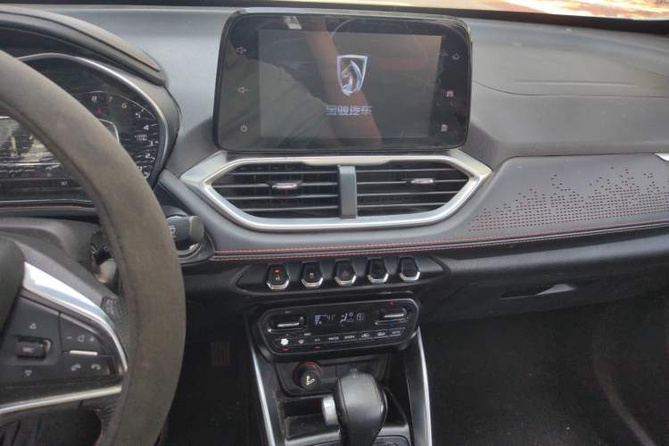 Used Baojun 510 2019 1.5L CVT Enjoyment Model China VI Emission Standard Audio And AC Panel