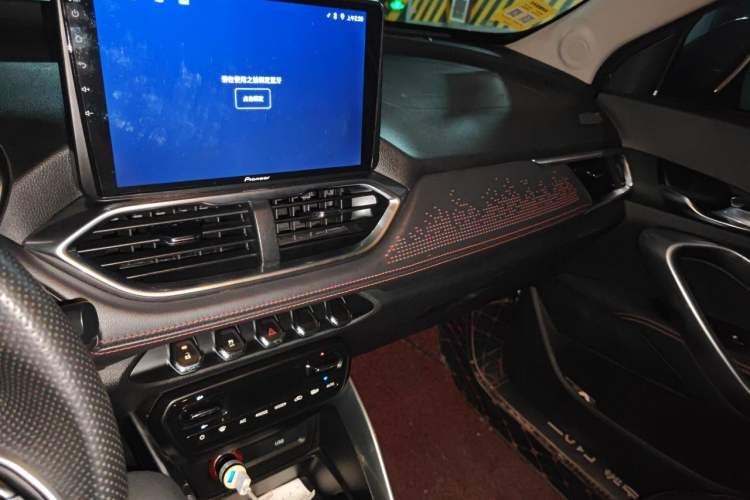 Used Baojun 510 2019 1.5L Manual Prestige Version China V Emission Standard Audio And AC Panel