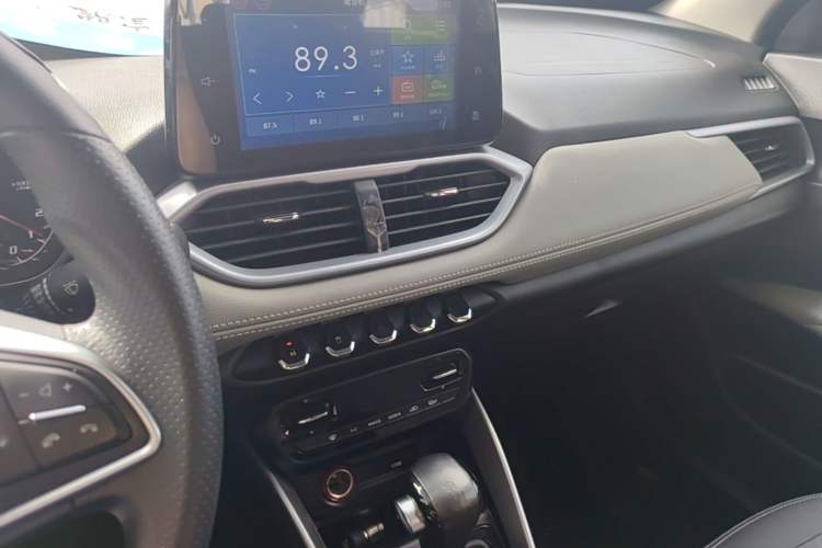 Used Baojun 510 2019 1.5L CVT Enjoyment Model China VI Emission Standard Audio And AC Panel